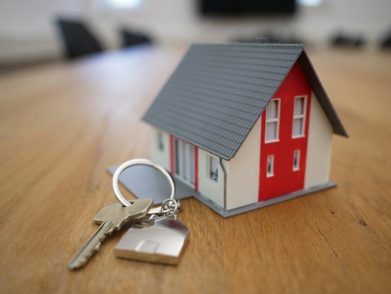 invertir-comprando-con-hipoteca-o-al-contado